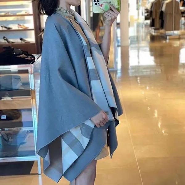 Khăn Choàng Burberry Gray Charlotte Reversible Check Poncho Cape Jacket Màu Xám