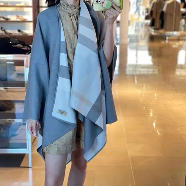 Khăn Choàng Burberry Gray Charlotte Reversible Check Poncho Cape Jacket Màu Xám