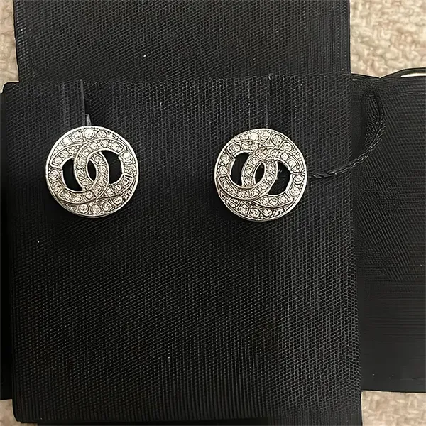 Khuyên Tai Nữ Chanel Crystal Earrings Màu Bạc