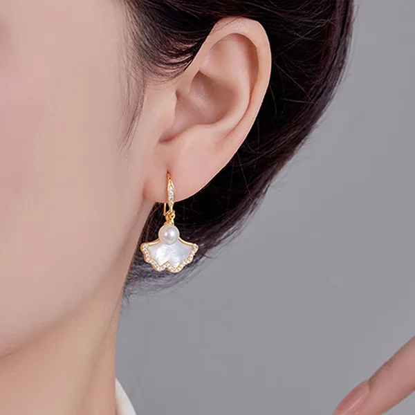 Khuyên Tai Nữ Jessica Pearl Gentle Ginkgo JE54 Màu Vàng