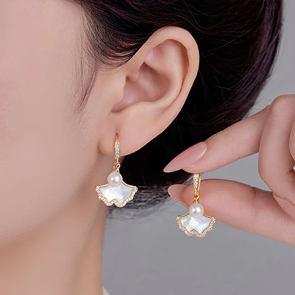 Khuyên Tai Nữ Jessica Pearl Gentle Ginkgo JE54 Màu Vàng