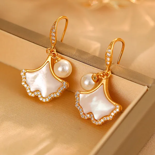 Khuyên Tai Nữ Jessica Pearl Gentle Ginkgo JE54 Màu Vàng