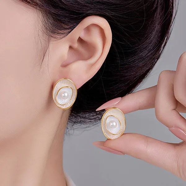 Khuyên Tai Nữ Jessica Pearl Swirl Pearl JE52 Màu Trắng