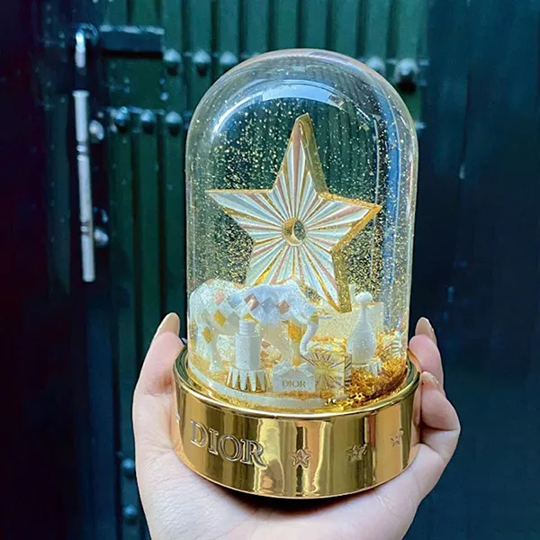 Mô Hình Quả Cầu Dior Platinum Holiday Snow Globe 2025 Màu Vàng