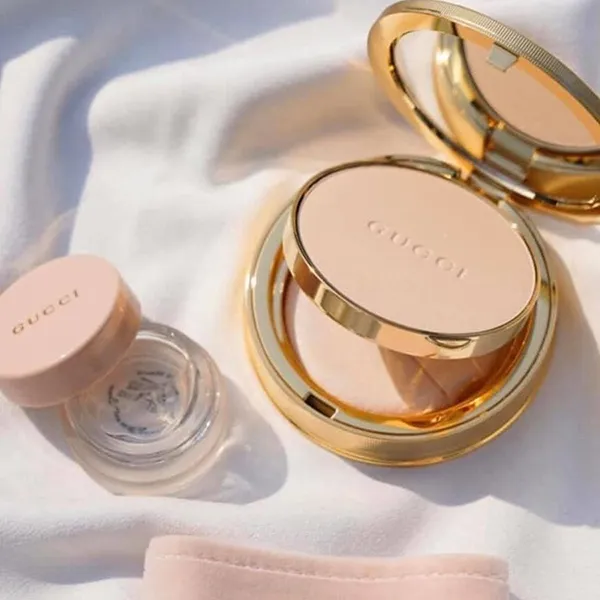 Phấn Phủ Nén Gucci Poudre De Beauté Mat Naturel Tone 01