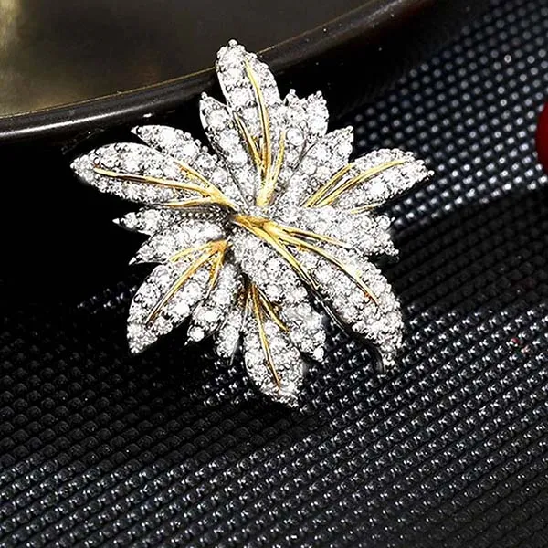 Pin Cài Áo Nữ Meri Leaf Crevice BR894 Màu Vàng