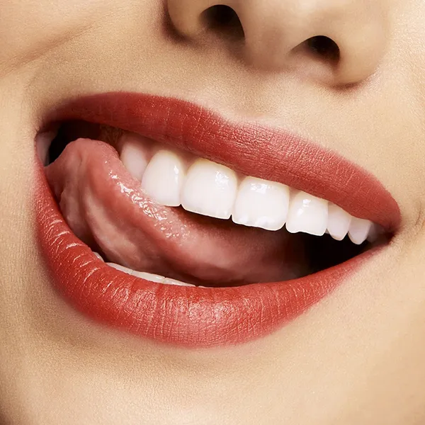 Son MAC Powder Kiss Lipstick 934 Healthy Wealthy And Thriving Màu Đỏ Hồng