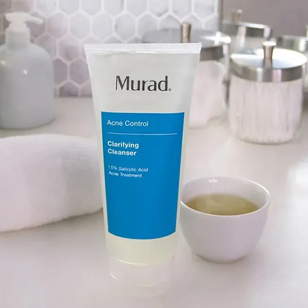 Sữa Rửa Mặt Giảm Mụn Và Trẻ Hóa Da Murad Clarifying Cleanser 200ml