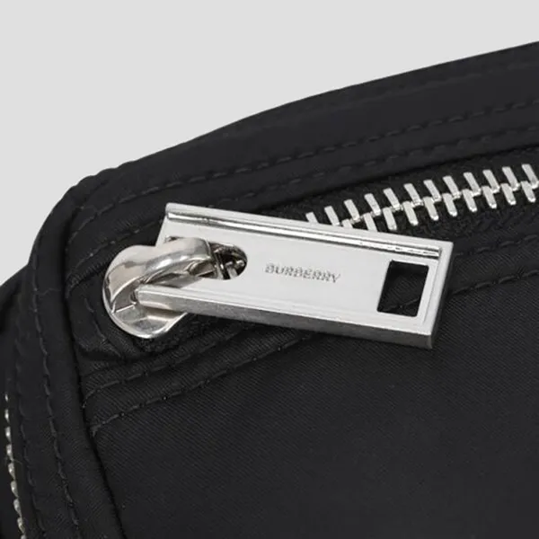 Túi Đeo Chéo Nam Burberry Black Nylon Zipper Crossbody Bag 80905701 Màu Đen