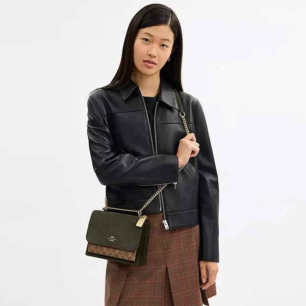 Túi Đeo Chéo Nữ Coach Klare Crossbody Bag In Signature Canvas CCC70 Im/Army Green/Tan Màu Xanh