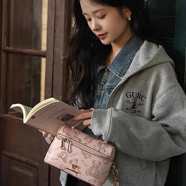 Túi Đeo Chéo Nữ Guoo Bear Bag GU1170-3900 Màu Hồng Nhạt