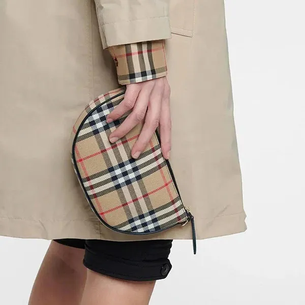 Túi Đeo Vai Nữ Burberry Vintage Check Olympia Pouch Màu Beige