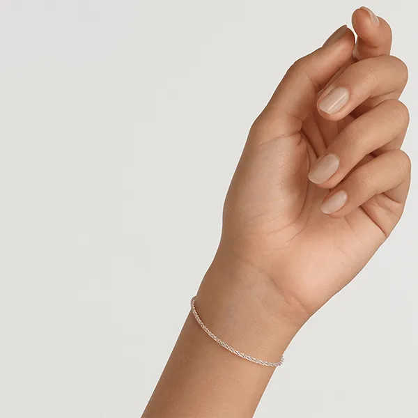 Vòng Đeo Tay Daniel Wellington Elan Twisted Chain Bracelet S DW00400558 Màu Bạc