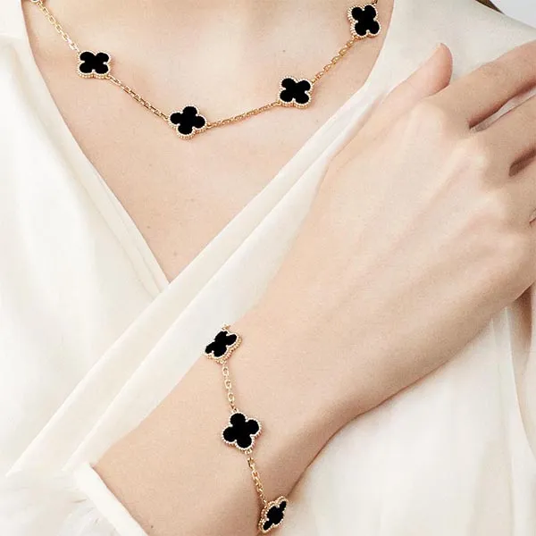 Vòng Đeo Tay Nữ Van Cleef & Arpels Vintage Alhambra Bracelet, 5 Motifs 18k Yellow Gold Onyx VCARA41300 Màu Vàng - Đen