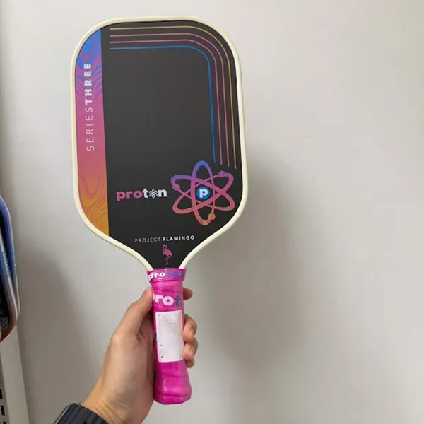 Vợt Pickleball Proton Series 3 Flamingo Cream Limited Edition Màu Đen Viền Kem
