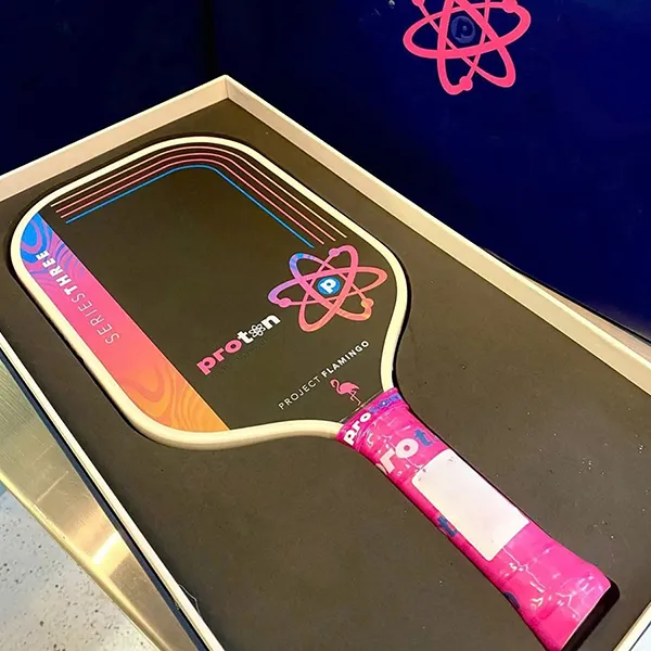 Vợt Pickleball Proton Series 3 Flamingo Cream Limited Edition Màu Đen Viền Kem