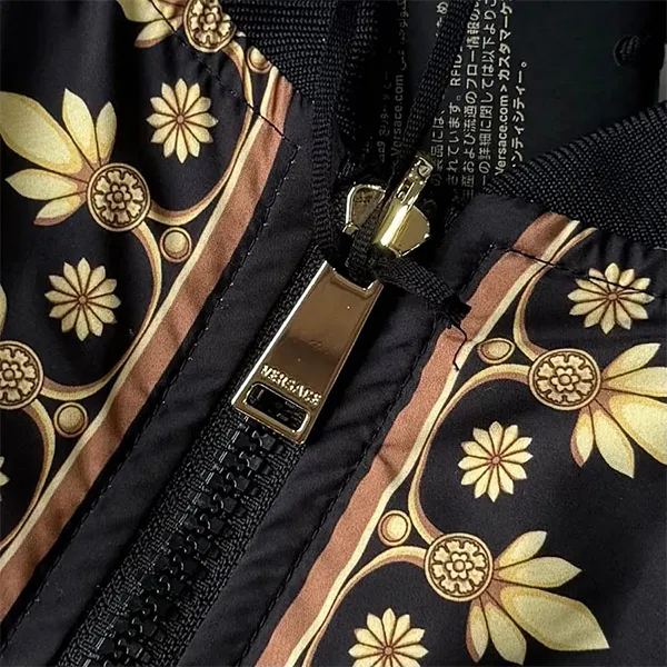 Áo Khoác Nam Versace Shiny Nylon Fabric With Baroque Printed Black/Gold 1012269 1A15943 5B000 Màu Đen - Vàng Size 44