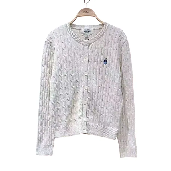 Áo Len Nữ WHOAU SS25 Steve Bear Màu Trắng Kem