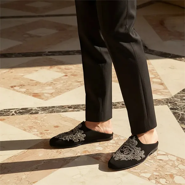 Giày Sục Nam Dolce & Gabbana D&G Crown Embroidered Club A80125 AK1761 Màu Đen Size 5