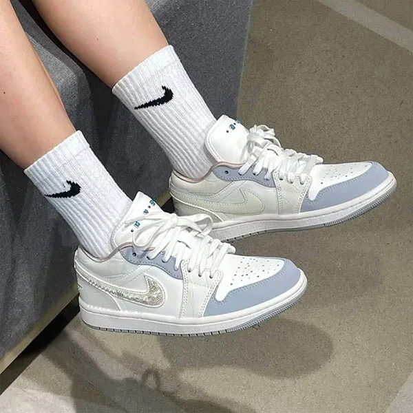 Giày Thể Thao Nike Air Jordan 1 Low – Sail Soft Pearl IH7323-100 Màu Xanh Trắng Size 36