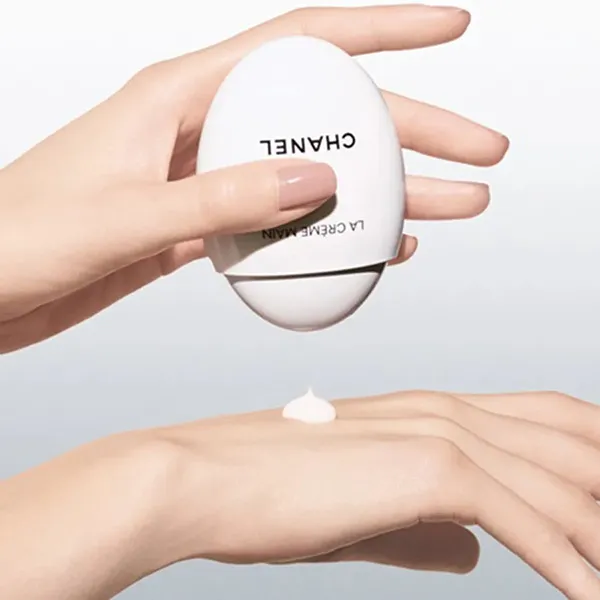 Kem Dưỡng Da Tay Chanel La Crème Main Hỗ Trợ Cấp Ẩm 50ml