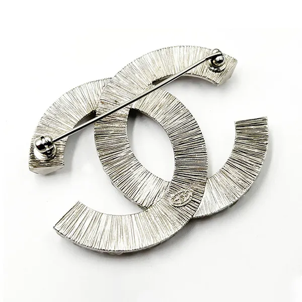 Khuyên Tai Nữ Chanel Classic Silver CC Baguette Crystal Brooch AB5233-00836 Màu Bạc