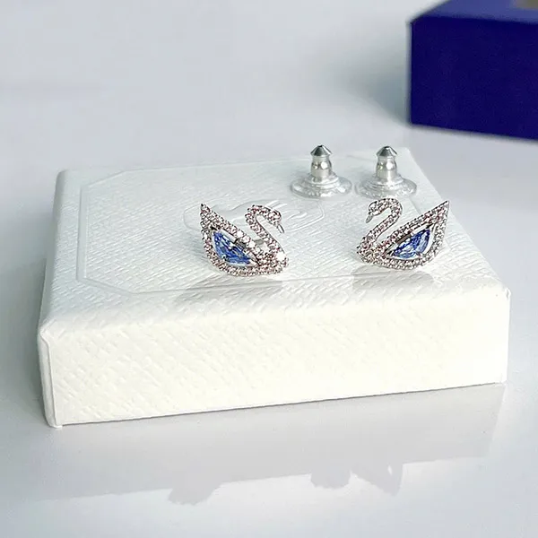 Khuyên Tai Nữ Swarovski Dazzling Swan Stud Earrings Màu Xanh Bạc (Tách Set No Box)