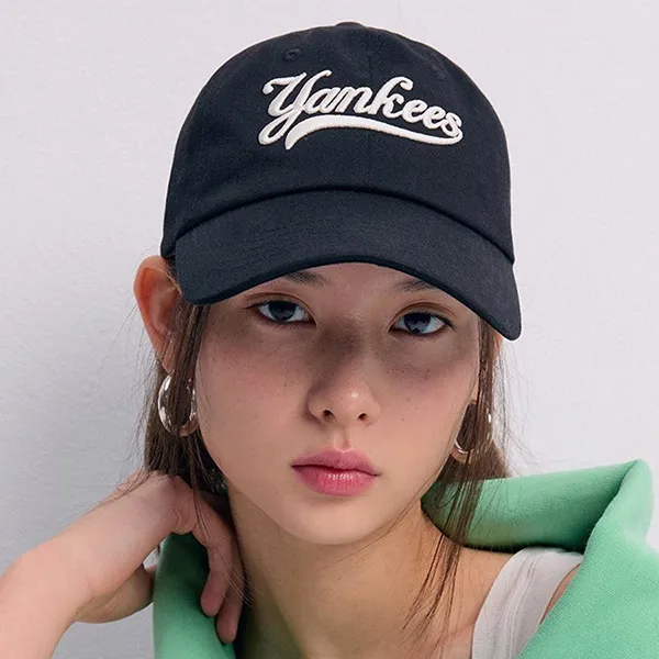 Mũ MLB Culsive Lettering Unstructured Ball Cap New York Yankees 3ACPVL34N-50BKS Màu Đen