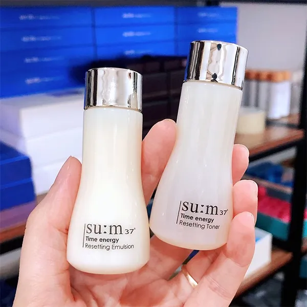 Set Sữa Rửa Mặt Su:m37 Skin Saver Essential Cleansing Foam Special 4 Món