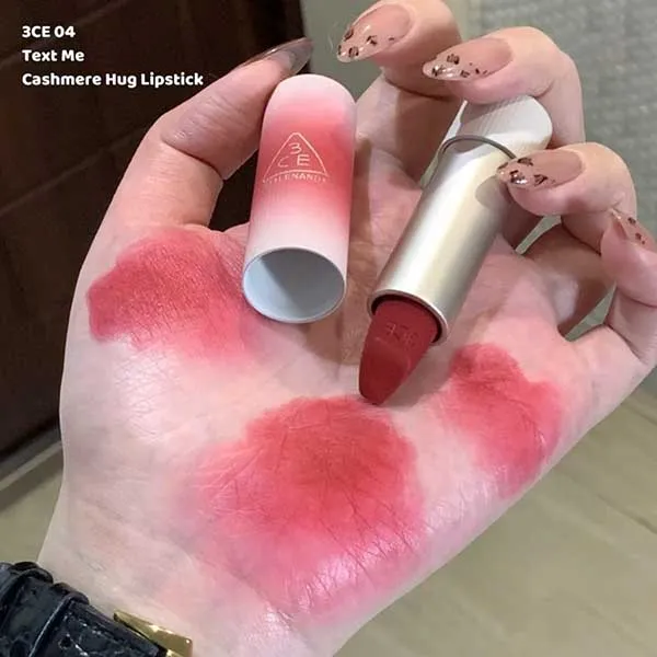 Son 3CE Cashmere Hug Lipstick 04 Text Me Màu Hồng Cherry 3.5g