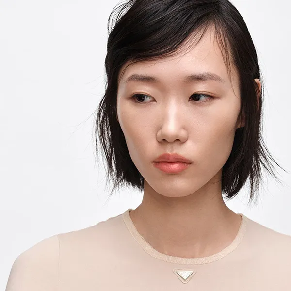 Son Prada Light Glowing Lipcolor Màu U019 Brown Cam Đất Nude