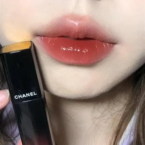 Son Kem Chanel Rouge Allure Laque Ultrawear Shine Liquid Lip Màu 83 Beige Secret Nâu Đỏ Đất