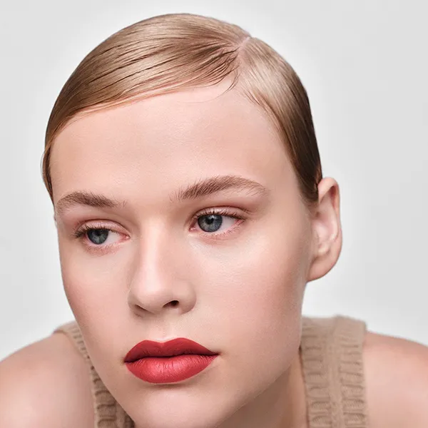 Son Lì Prada Monochrome Hyper Matte Màu R29 Pompei Màu Đỏ Cherry