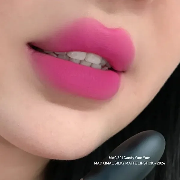 Son MAC Ximal Silky Matte Lipstick 601 Candy Yum Yum Màu Hồng Neon