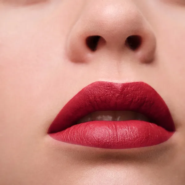 Son Prada Monochrome Hyper Matte Lip B03 Mahogany Màu Đỏ Nâu Đất Mini 1.3g