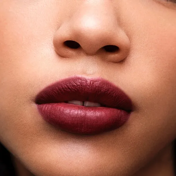 Son Prada Monochrome Hyper Matte Lip B15 Uniform Màu Đỏ Mận Nâu