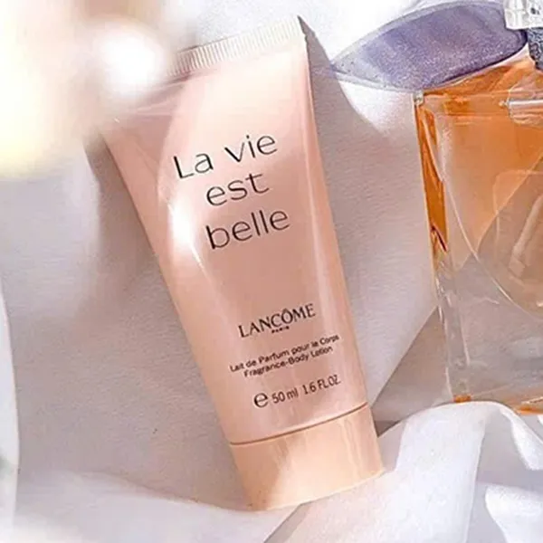 Sữa Dưỡng Thể Lancôme La Vie Est Belle Moisturises Smoothes Illuminates Body Lotion 50ml