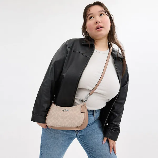 Túi Đeo Chéo Nữ Coach Teri Shoulder Bag In Signature Canvas CV933 Sand/Taupe Màu Be