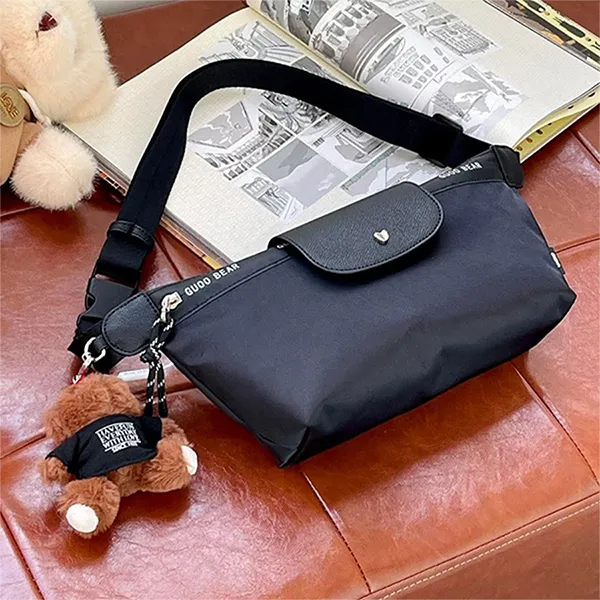 Túi Đeo Chéo Nữ Guoo Bear Crossbody Bag Black Nylon Chest Bag GU1324-10010 Màu Đen