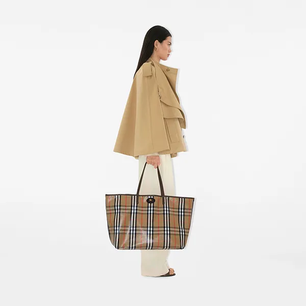 Túi Tote Nữ Burberry Large Highlands Tote Sand Màu Be