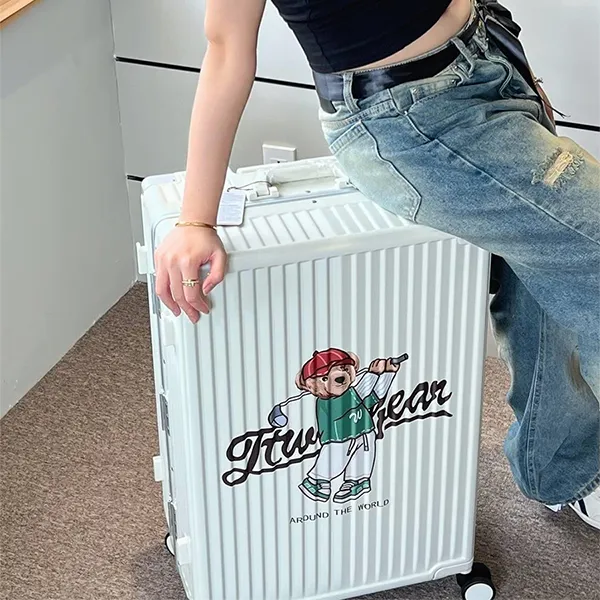 Vali Guoo Bear Golfer Around The World White TN7044-20020 Màu Trắng Size 24