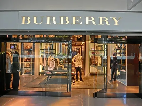 Kem Nền Burberry Beyond Wear Perfecting Matte Foundation Tone 30 Light Cool