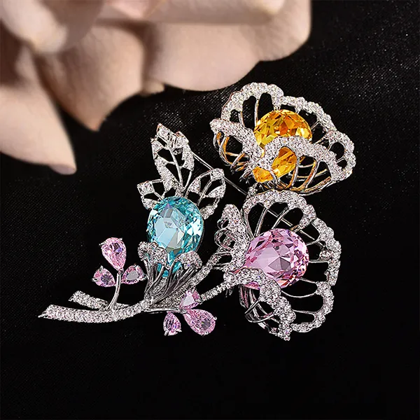 Cài Áo Nữ Meri Colorful Blossom BR966 Phối Màu