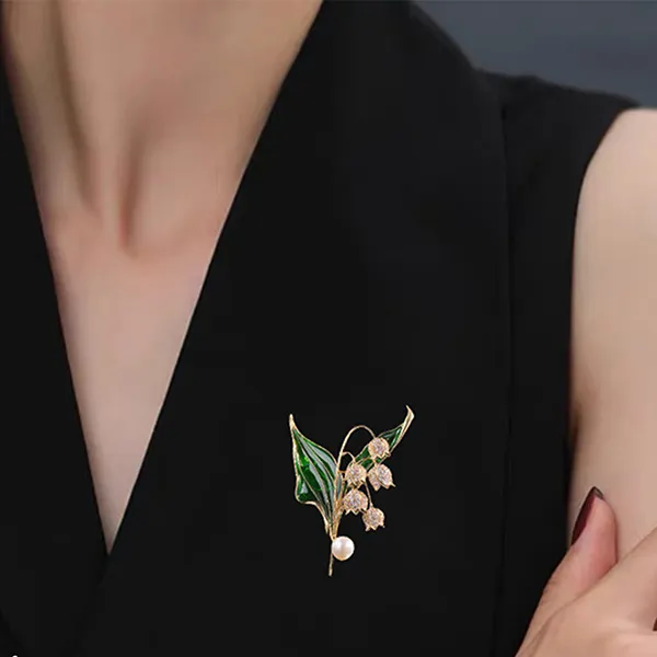 Cài Áo Nữ Meri Elegant Bellflower BR971 Màu Vàng/Xanh