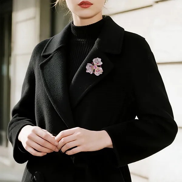 Cài Áo Nữ Meri Luminous Bloom BR964 Màu Hồng/Trắng