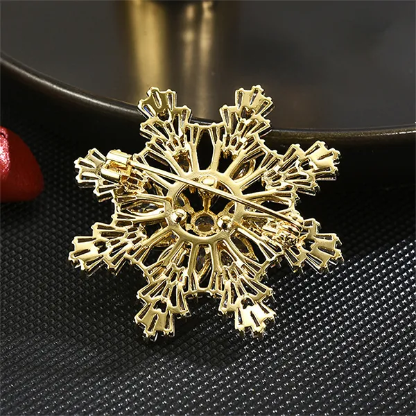 Cài Áo Nữ Meri Winter Snowflake BR959 Màu Trắng