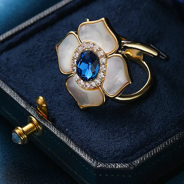 Cài Khăn Nữ Meri Classic Bloom BR944 Màu Trắng - Xanh