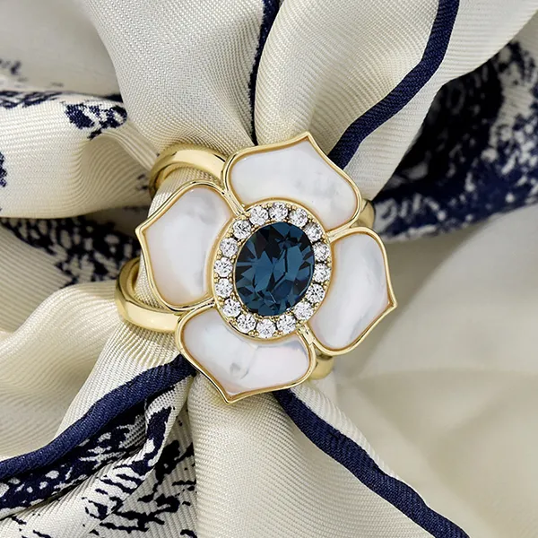 Cài Khăn Nữ Meri Classic Bloom BR944 Màu Trắng - Xanh