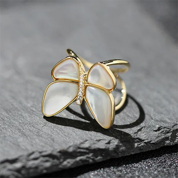 Cài Khăn Nữ Meri Pearl Wings BR943 Màu Trắng - Vàng