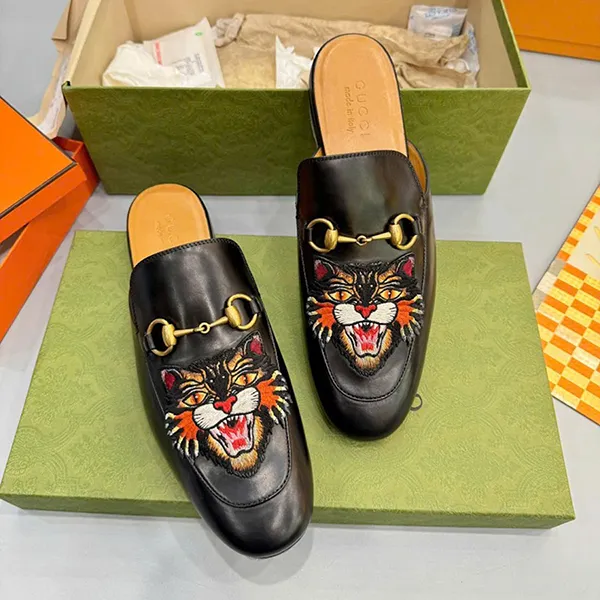 Dép Sục Nam Gucci Princetown Leather Flats Màu Đen Họa Tiết Size 42
